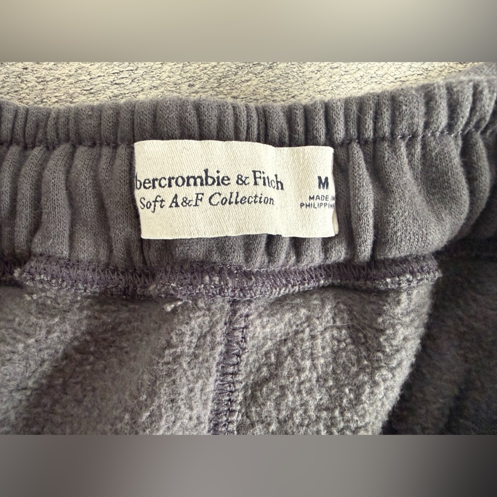Abercrombie & Fitch Sunday Sweats in Gray Coal - Size M - Picture 5 of 6
